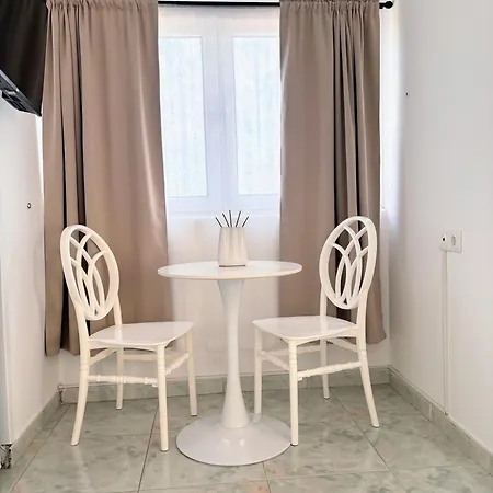 Eraora Lofts & Kefalonia Apartmán *